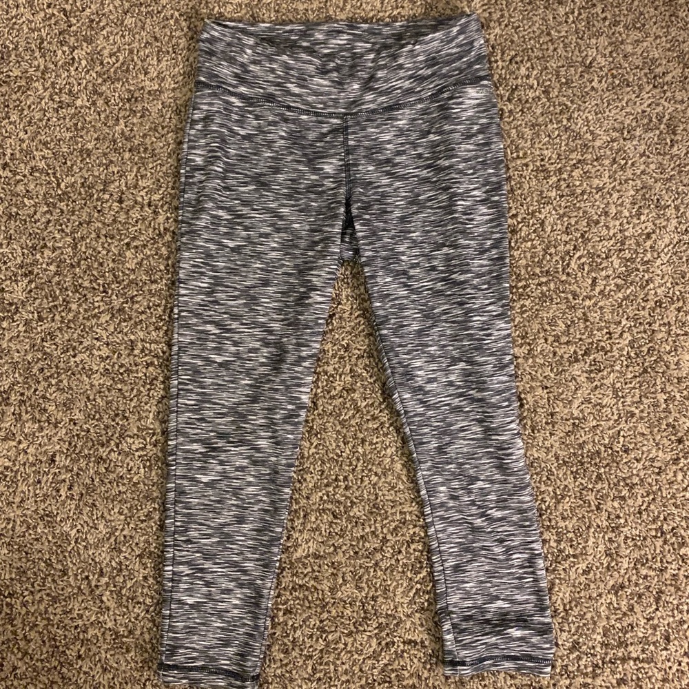 Jockey cropped leggings - women’s size small